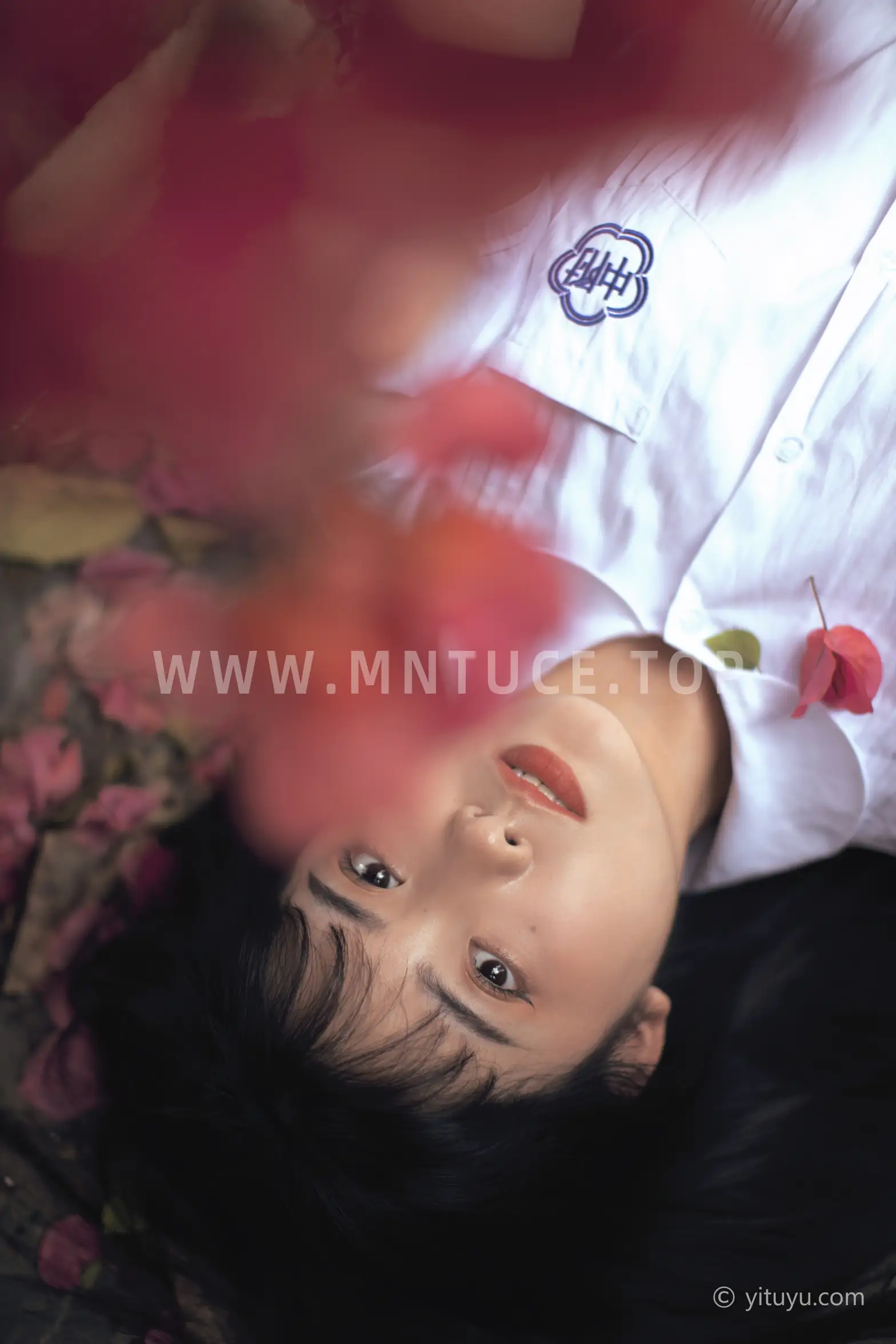 [YITUYU] 2021.04.28 Vol.046 – Flower Season Huang Ziqing#[27P]-18